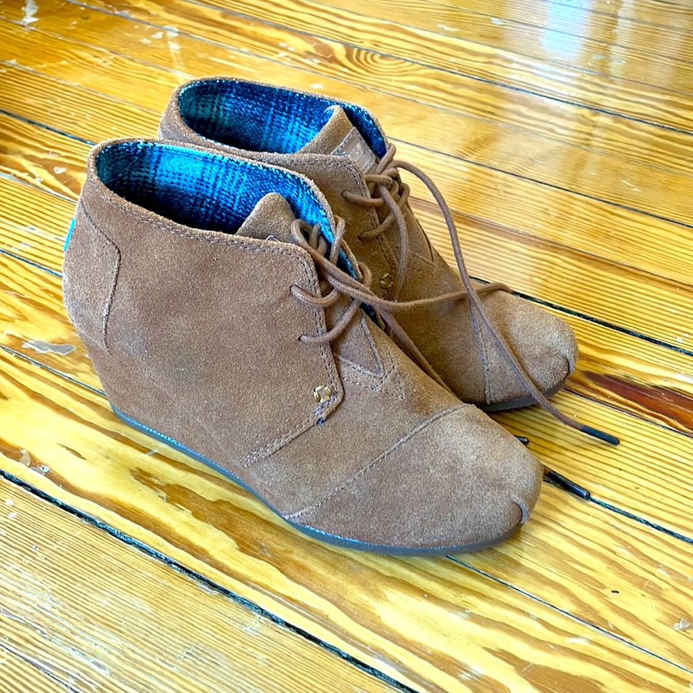 Tom’s Brown Suede Desert Wedge Booties
